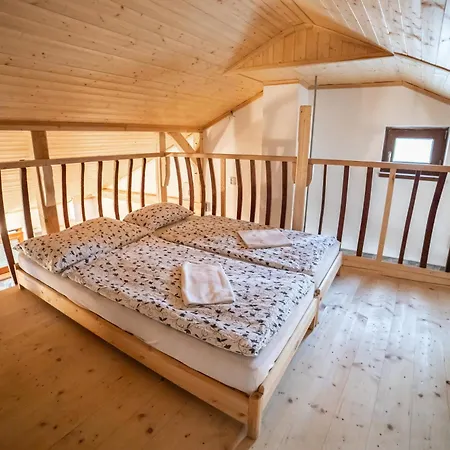 Vinny Sklep Kovarna - Nad Presovnou Rohatec Exterior photo