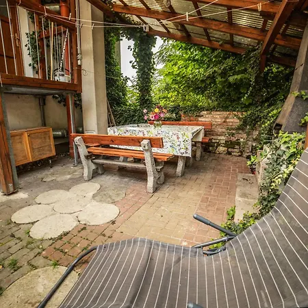 Vinny Sklep Kovarna - Nad Presovnou Rohatec Exterior photo