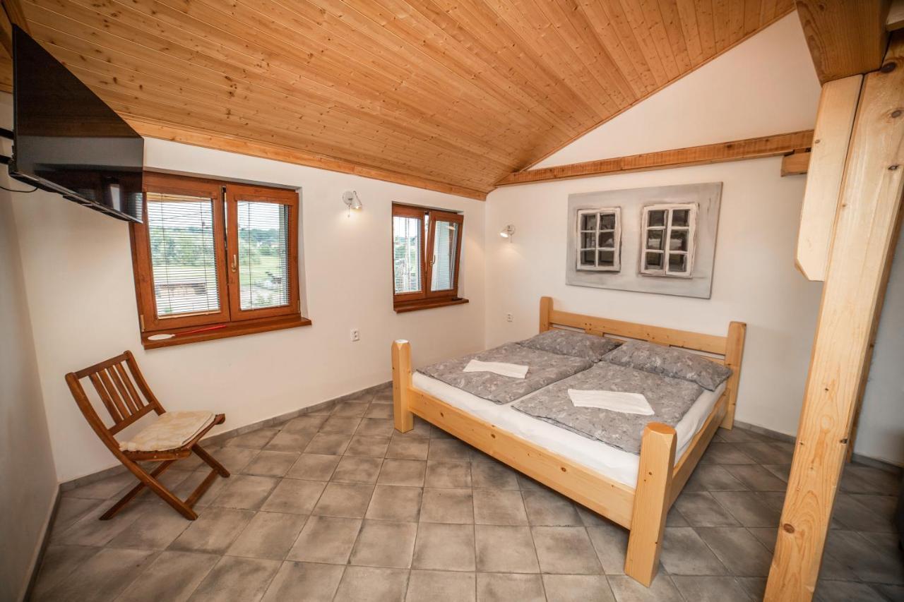 Vinny Sklep Kovarna - Nad Presovnou Apartment Rohatec