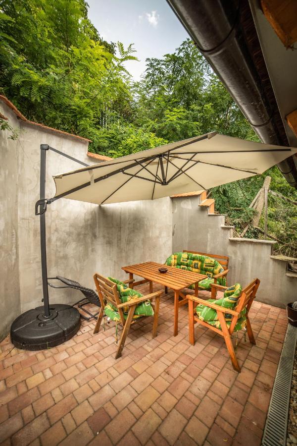 Vinny Sklep Kovarna - Nad Presovnou Apartment